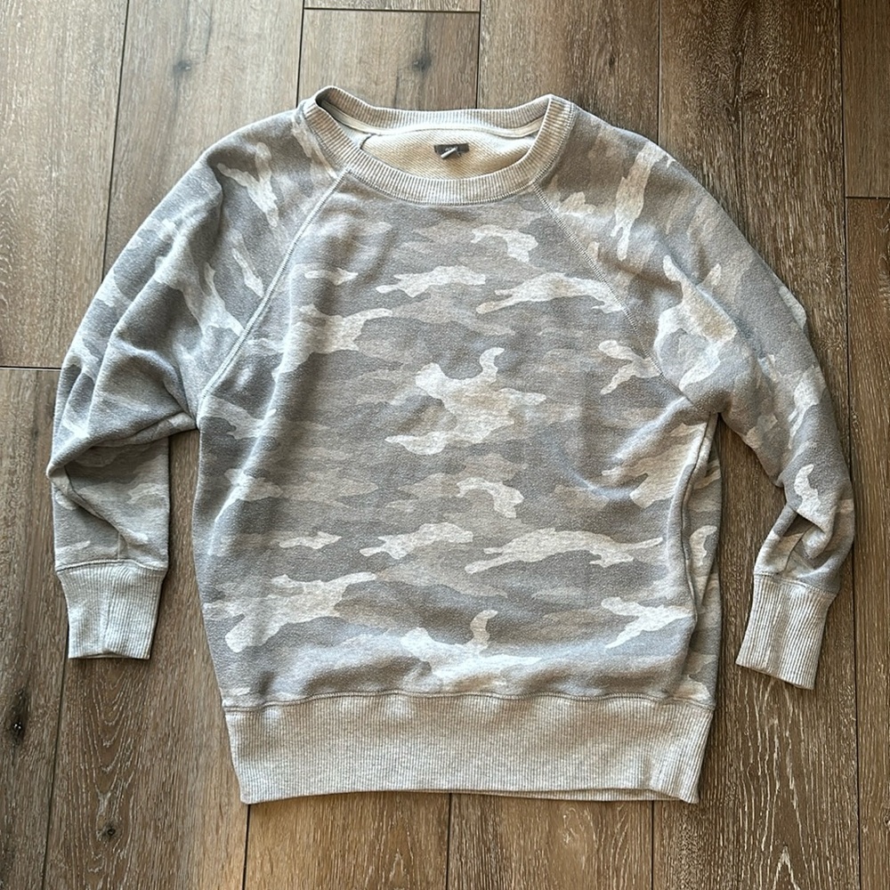 Aerie XS oversized sweatshirt gray camo